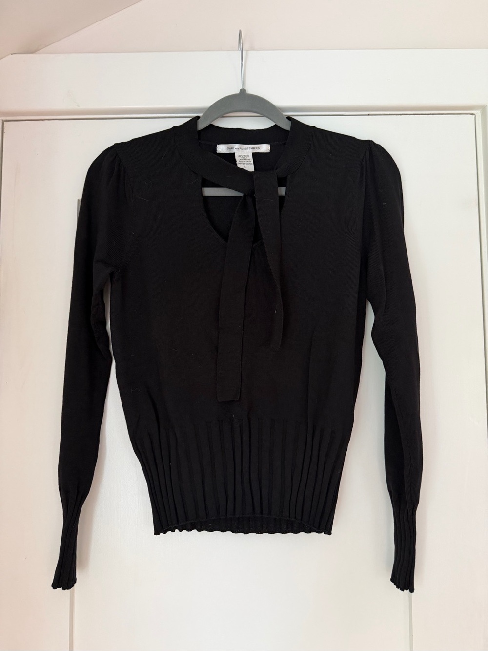 Diane Von Furstenberg Vintage Women's Black Tie-Neck Ribbed Waist Knit Top